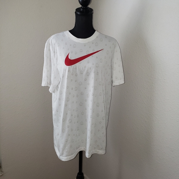 Mens Nike Dri-Fit Graphic Tee - Picture 10 of 15